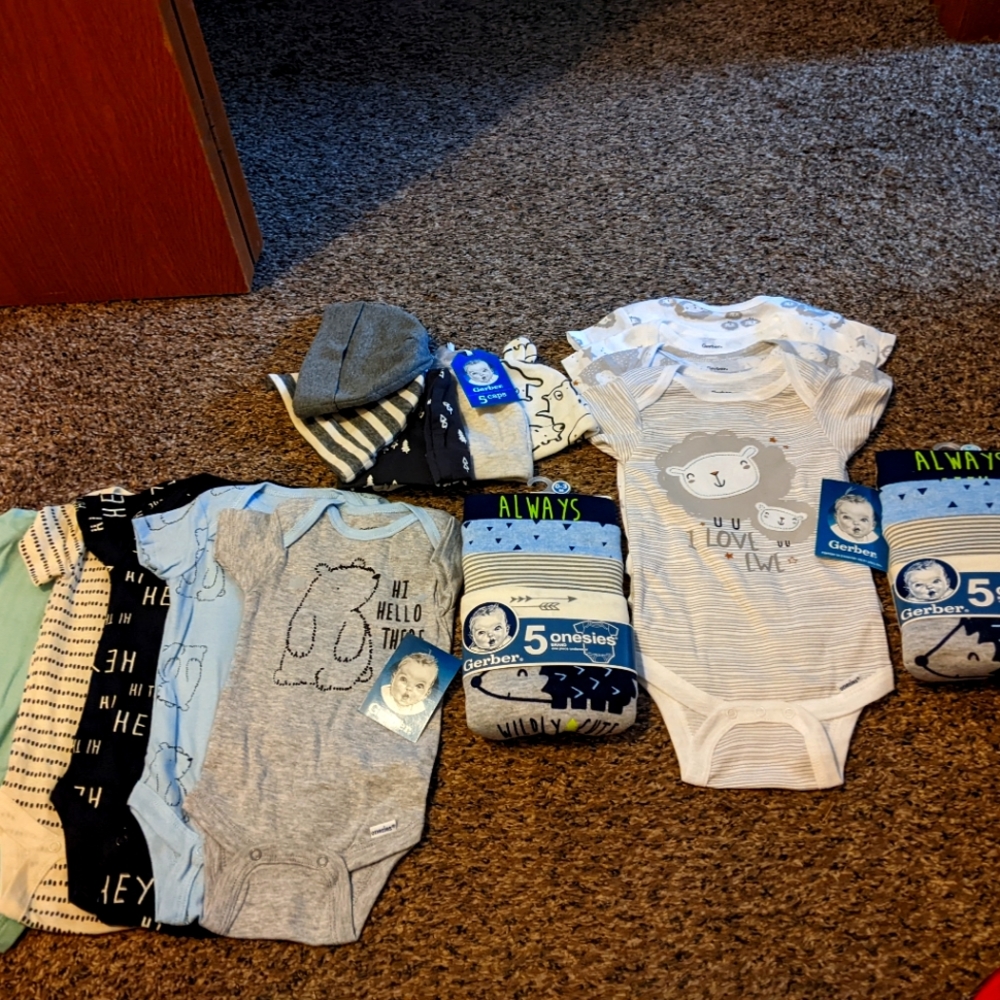 24 piece NWT 0-6M Gerber Clothing